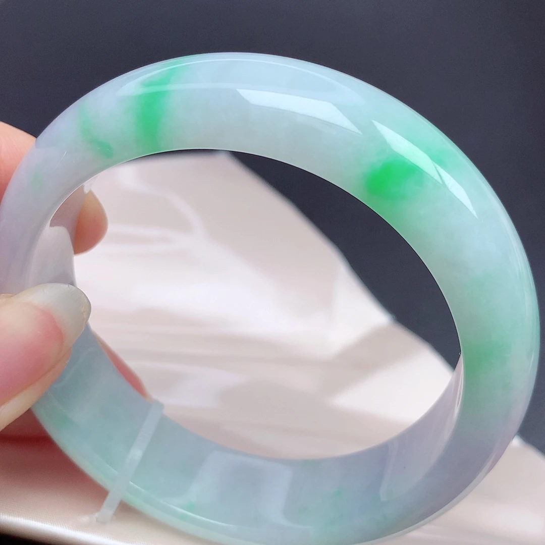 翡翠手镯未镶嵌59圈口