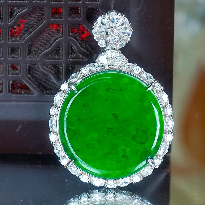 天然翡翠A货银镶嵌精致百搭大气满辣绿龙石翡翠圆牌吊坠s88