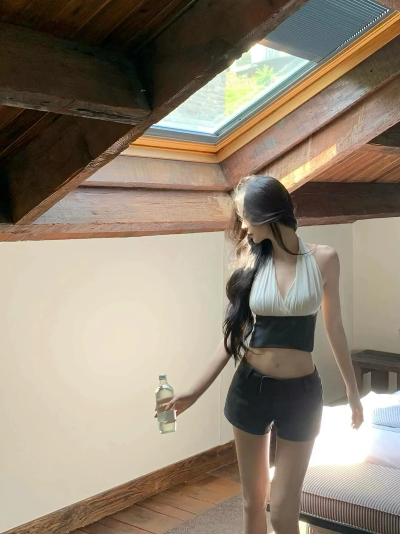 纯欲风辣妹性感露背挂脖绑带背心上衣显瘦百搭性感热裤休闲短裤女