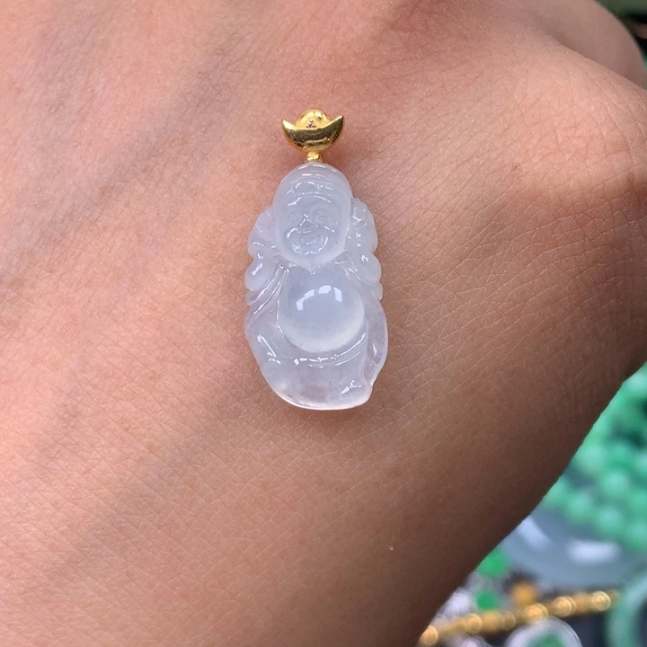 翡翠18K金镶嵌颈饰财神