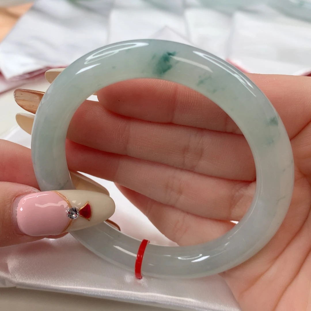 翡翠手镯未镶嵌53.1圈口