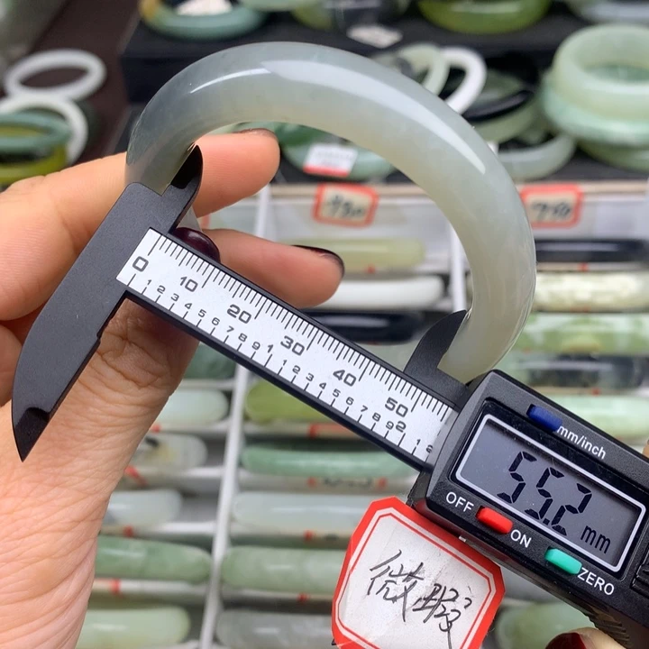 蛇纹石玉未镶嵌手镯961