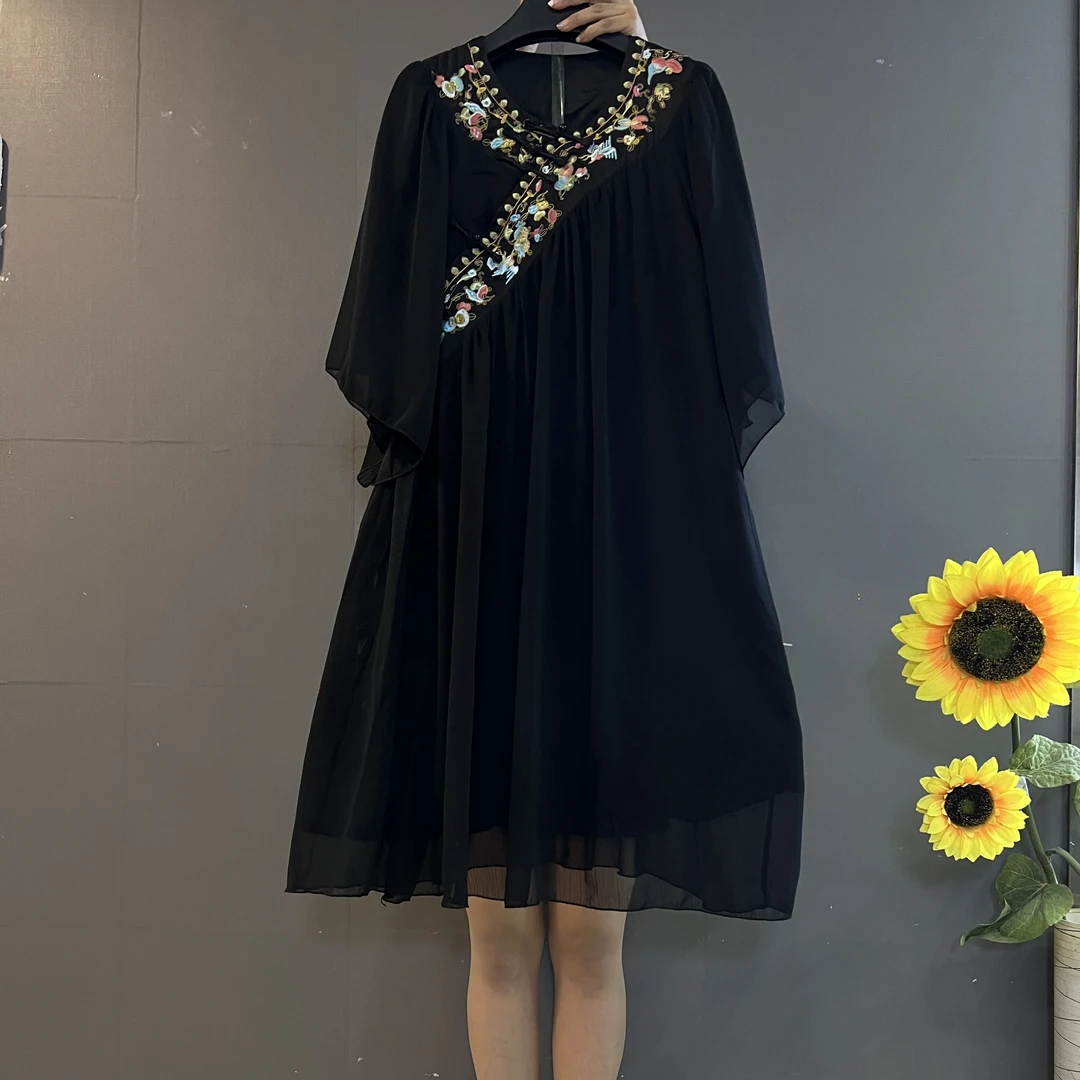 新中式改良版旗袍裙重工刺绣宽松遮肚大码连衣裙