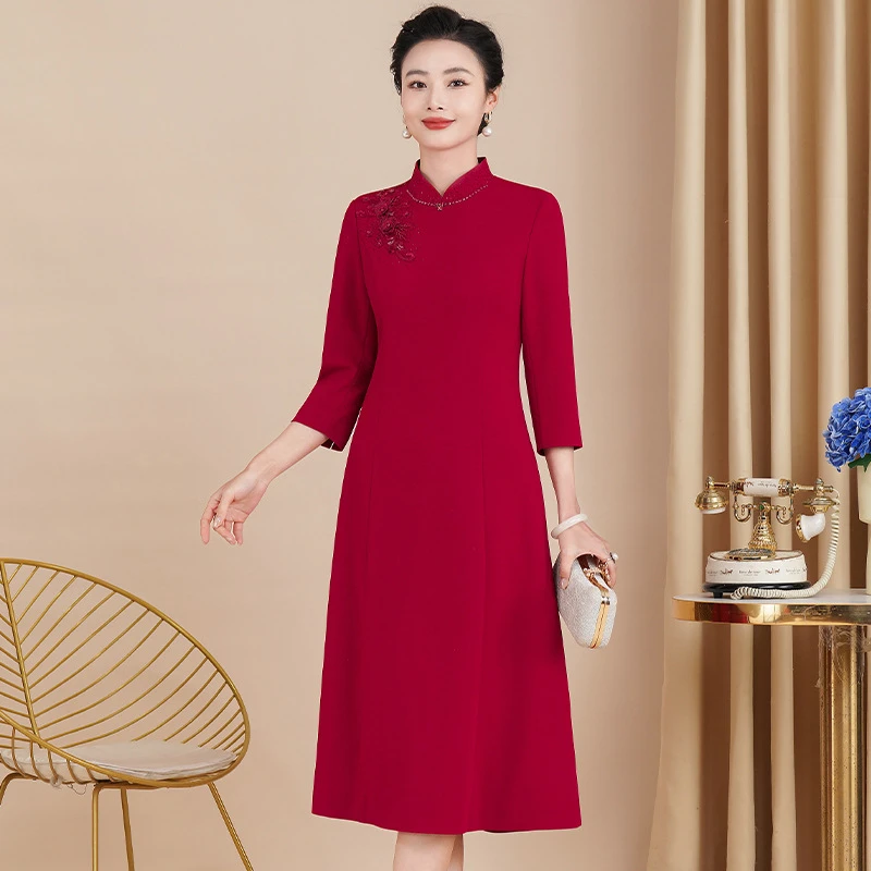 D104秋冬新款高贵端庄2025春装年轻喜婆婆中长结婚敬酒礼服连衣裙