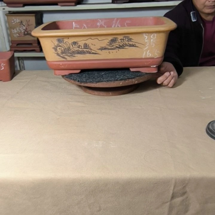 紫砂花盆芝麻黄色马