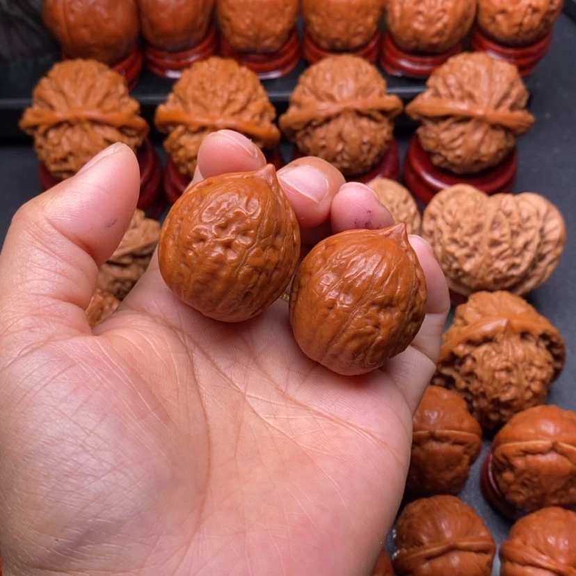 【闪购商品】文玩核桃把件西***狼钱袋