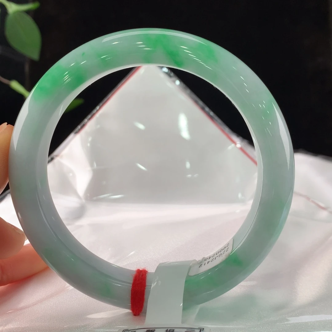 翡翠手镯未镶嵌111-0246