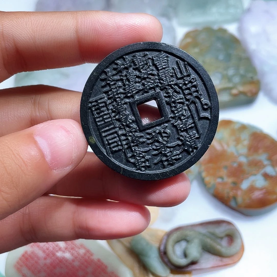 翡翠未镶嵌颈饰不