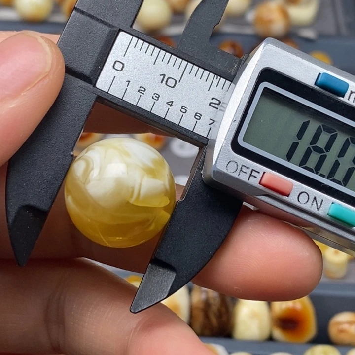 未镶嵌蜜蜡珠宝奇石