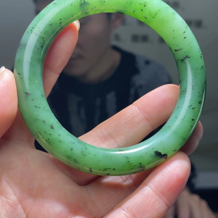 和田玉未镶嵌把件