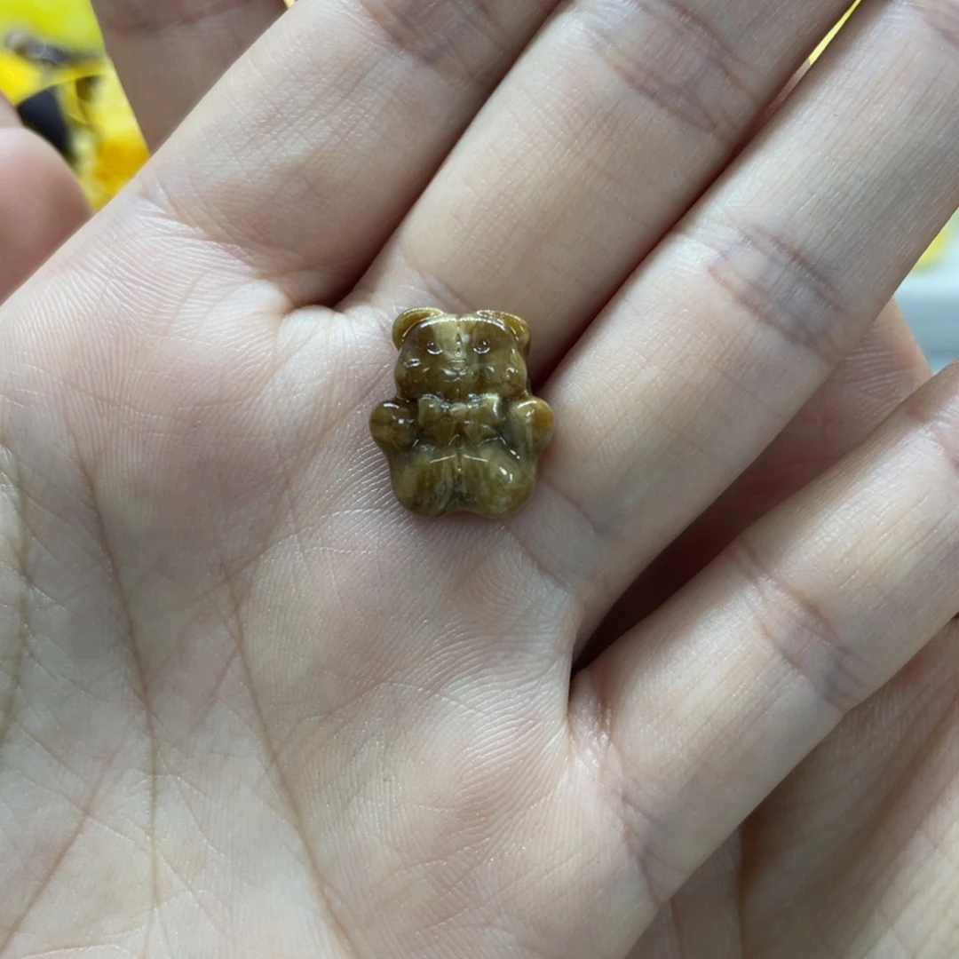 未镶嵌琥珀裸石游*天然琥珀