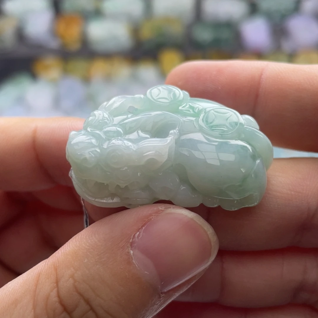 翡翠颈饰未镶嵌貔貅