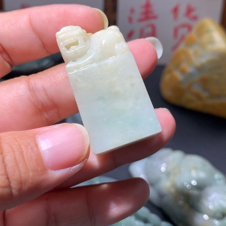 翡翠未镶嵌颈饰保真天然A货翡翠