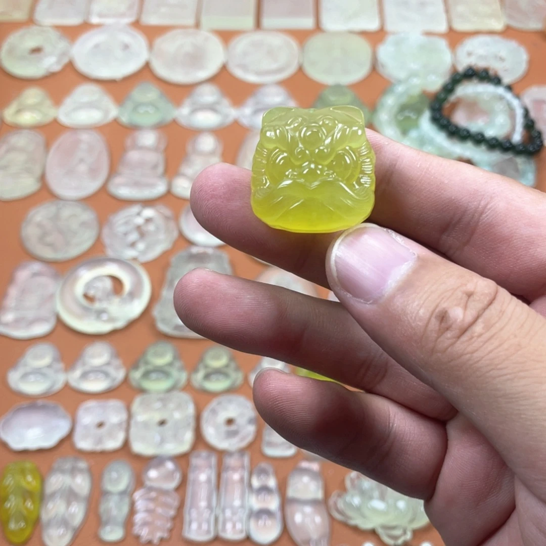 未镶嵌蛇纹石玉帅主播