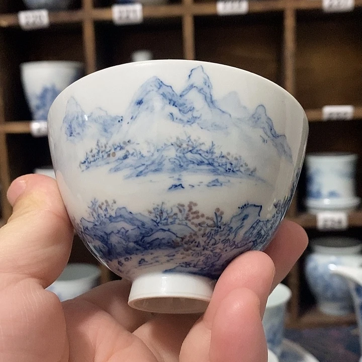 。****噜釉下青花瓷器微瑕鸡心杯