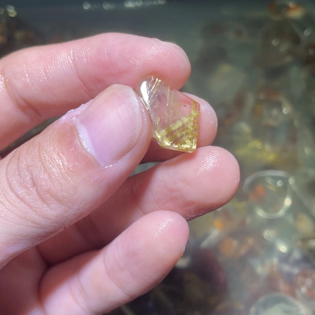 小****只买单纯的吊坠，没带链子，属的性质。
