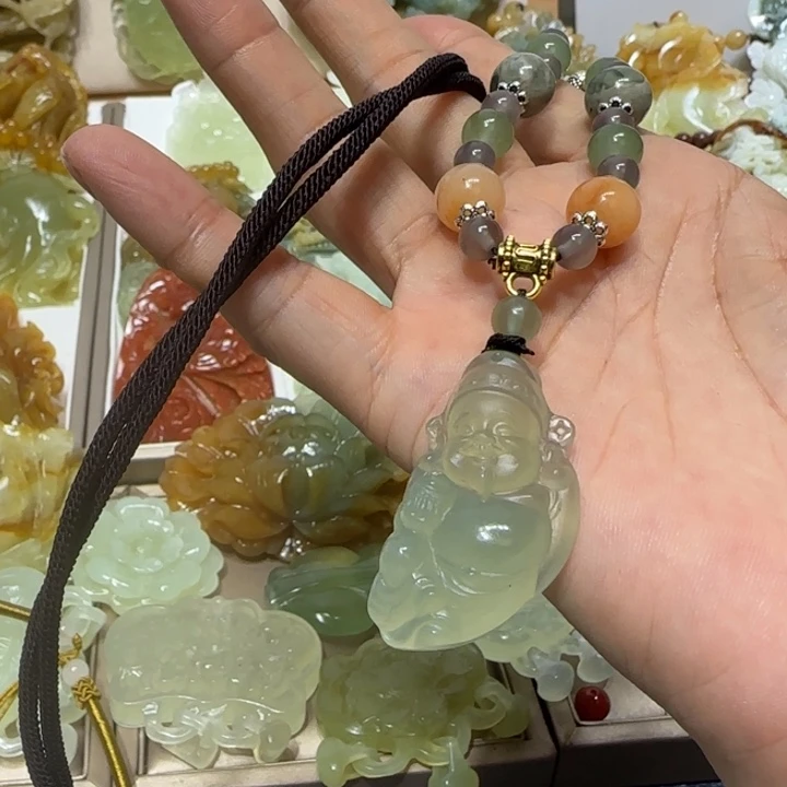 蛇纹石玉吊坠未镶嵌