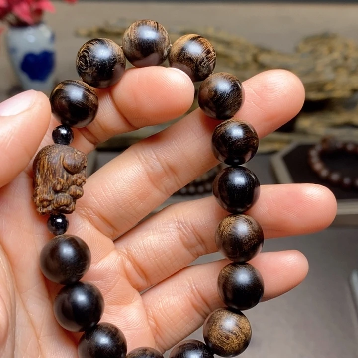 沉香手串越南芽庄紫棋瘤疤帝王料1.2➕貔貅沉香木雕