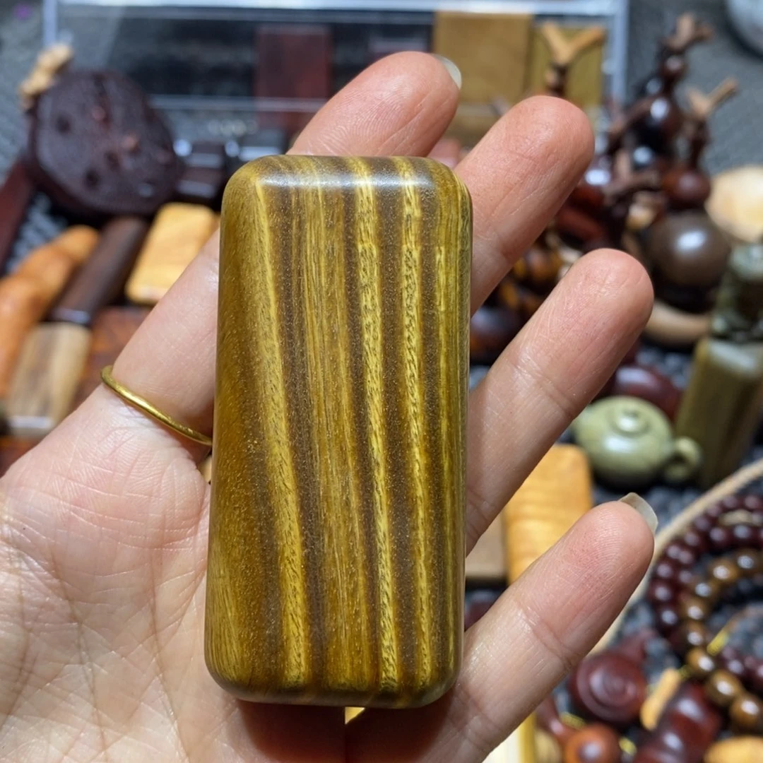 木?****.绿檀木木块一个