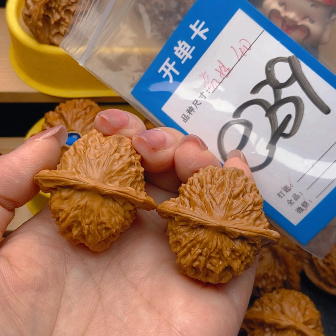 桃核吊坠核桃瓷娃娃