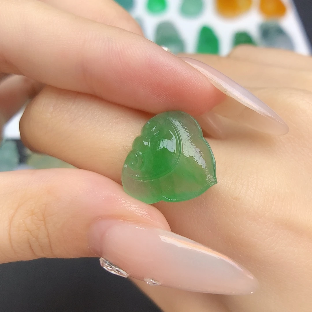 定制翡翠未镶嵌如意锁（做戒指）