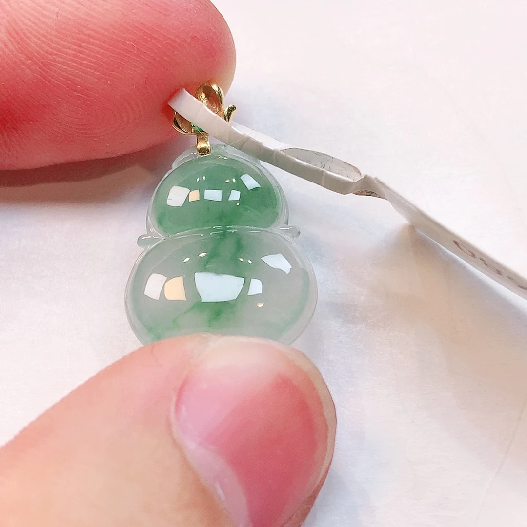 翡翠18K金镶嵌颈饰