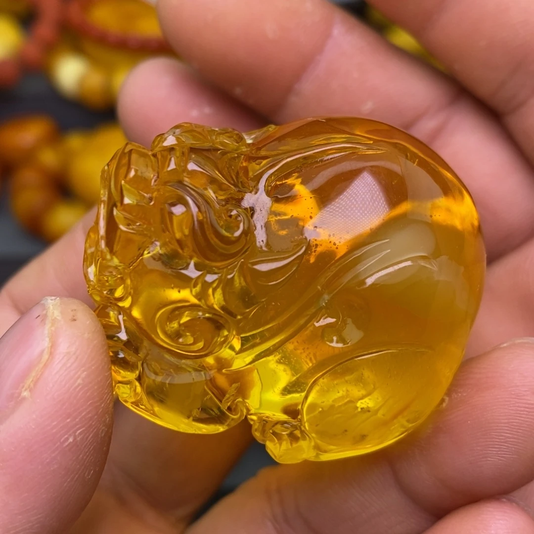 琥珀未镶嵌颈饰雕刻机貔貅