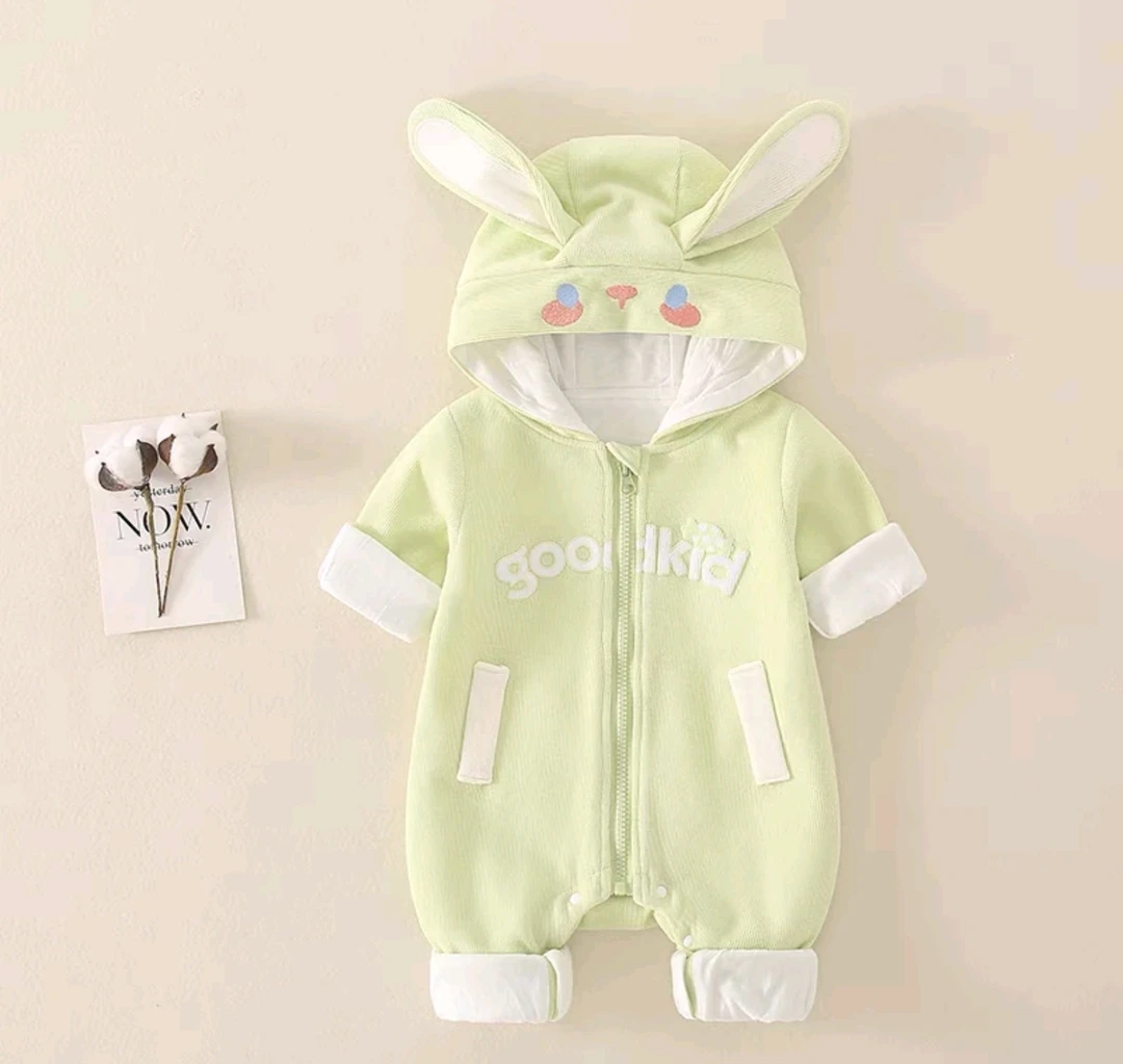 婴幼儿秋冬连体衣加厚加绒保暖外出爬服可爱洋气