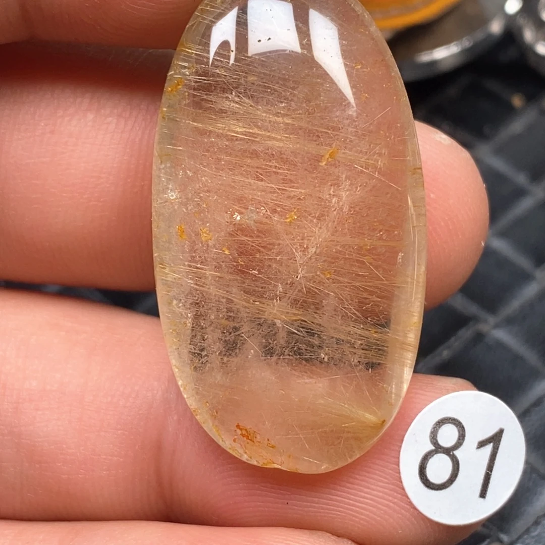 苏***拉颈饰未镶嵌水晶水晶