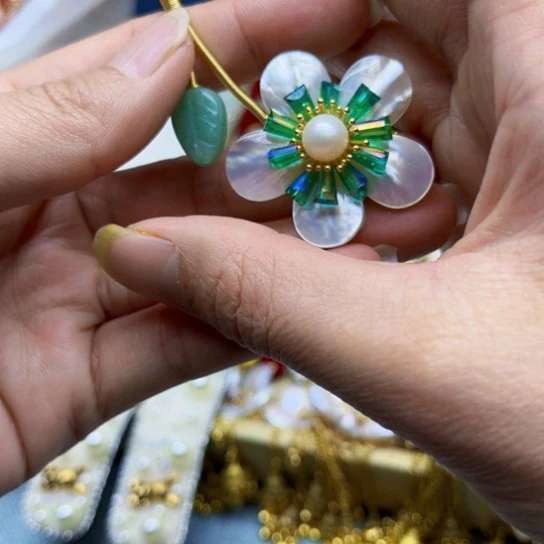 淡水珍珠胸饰银S925镶嵌