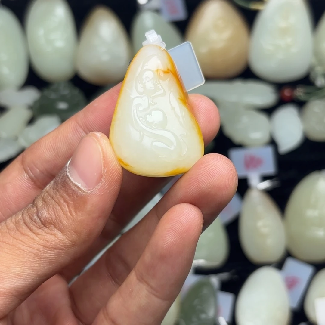 和田玉未镶嵌颈饰