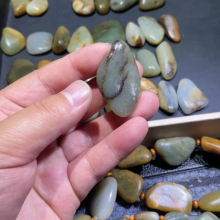 用***5和田玉（子料）未镶嵌颈饰