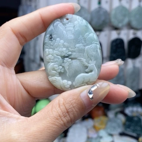 翡翠颈饰未镶嵌翡翠