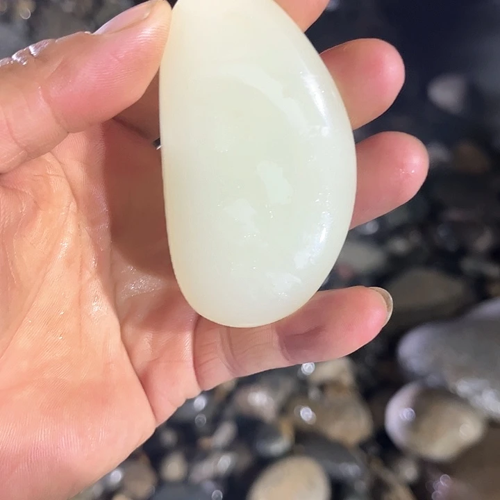 未镶嵌和田玉（糖玉）挂件
