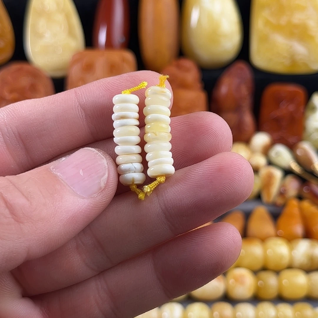 小****蜜蜡未镶嵌珠宝奇石