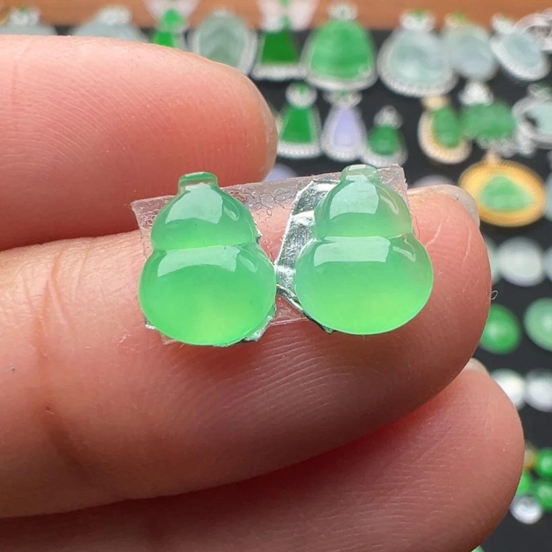 翡翠颈饰未镶嵌葫芦8