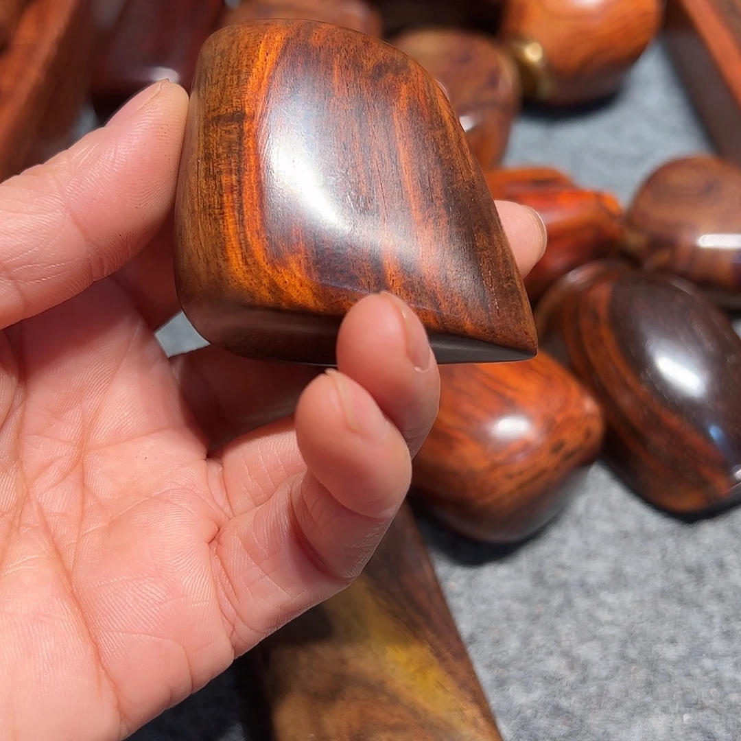 亮***哥交趾黄檀（大红酸枝）