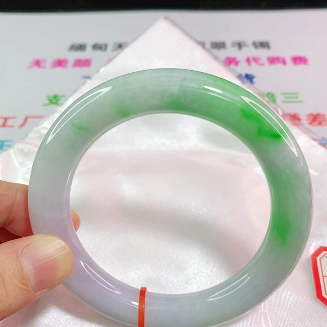 翡翠手镯未镶嵌藏*花59-61圈口圆条