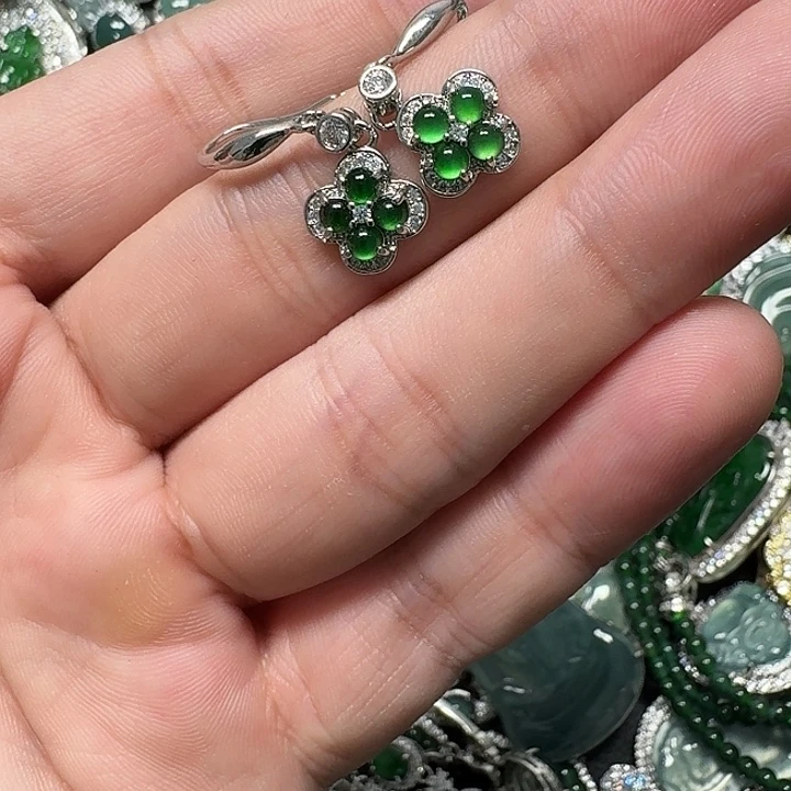 翡翠未镶嵌颈饰天然A货翡翠放漏