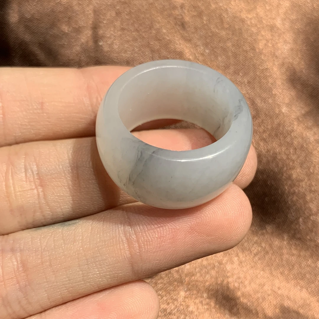 精美和田玉青花戒指