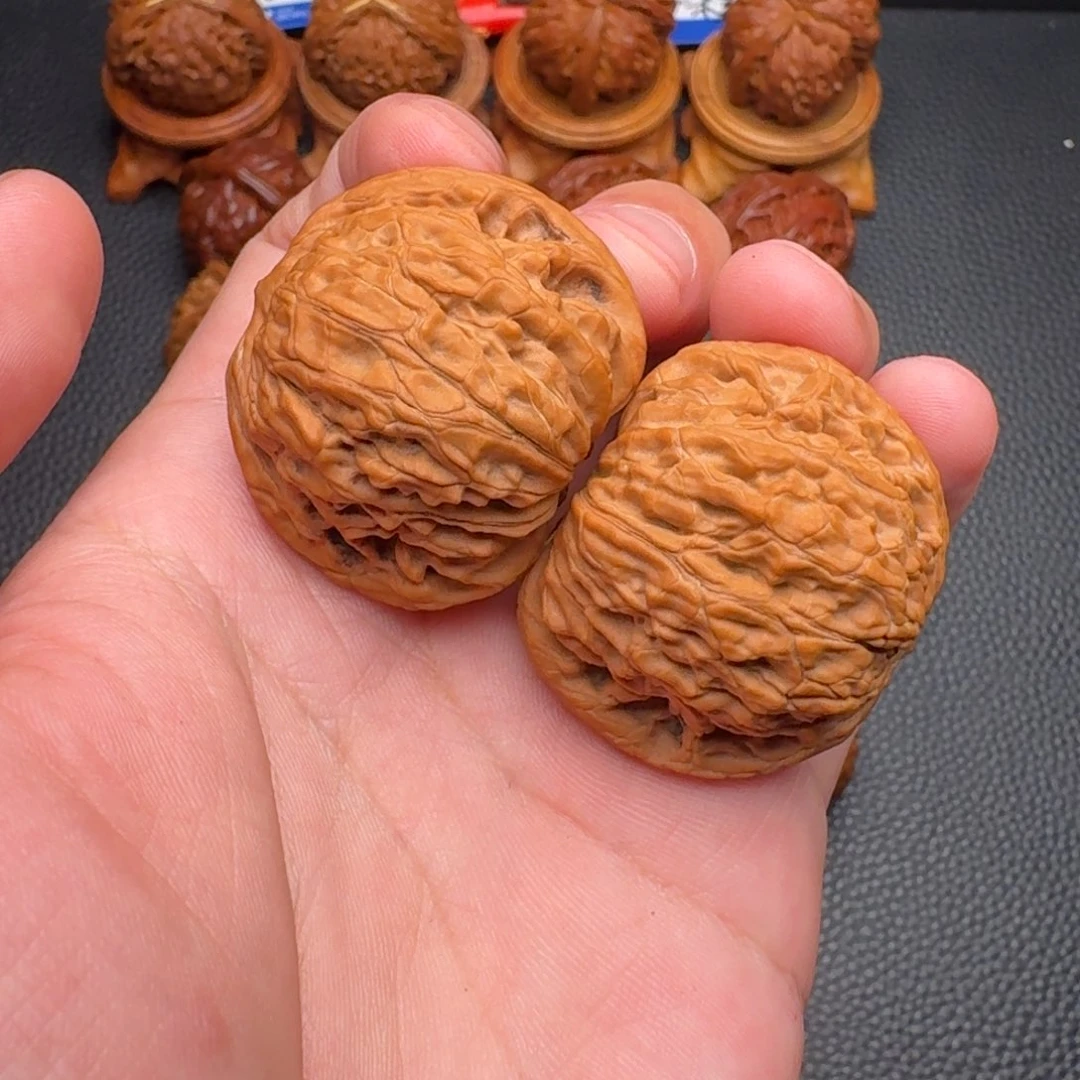 桃核把件山地磨盘狮子头全品无修