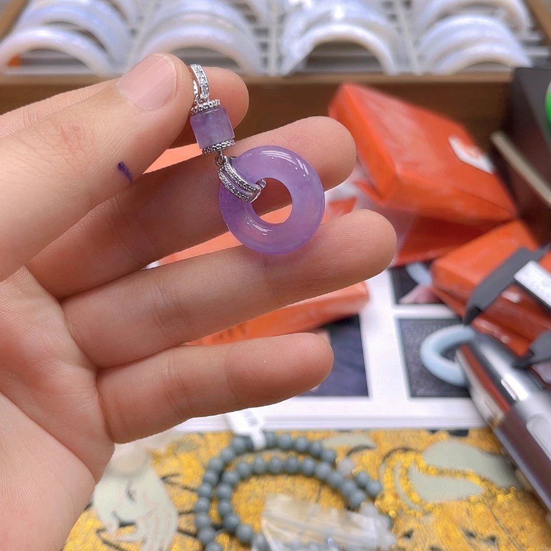 翡翠颈饰未镶嵌快**王