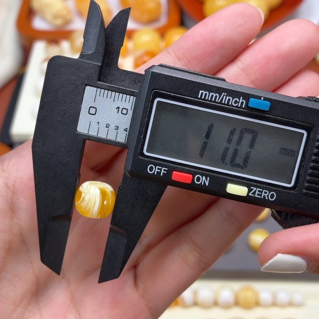 琥珀未镶嵌珠宝奇石焦皮金橘白溶洞拉丝老型11mm