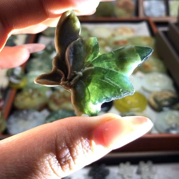 蛇纹石玉未镶嵌岫玉吊坠