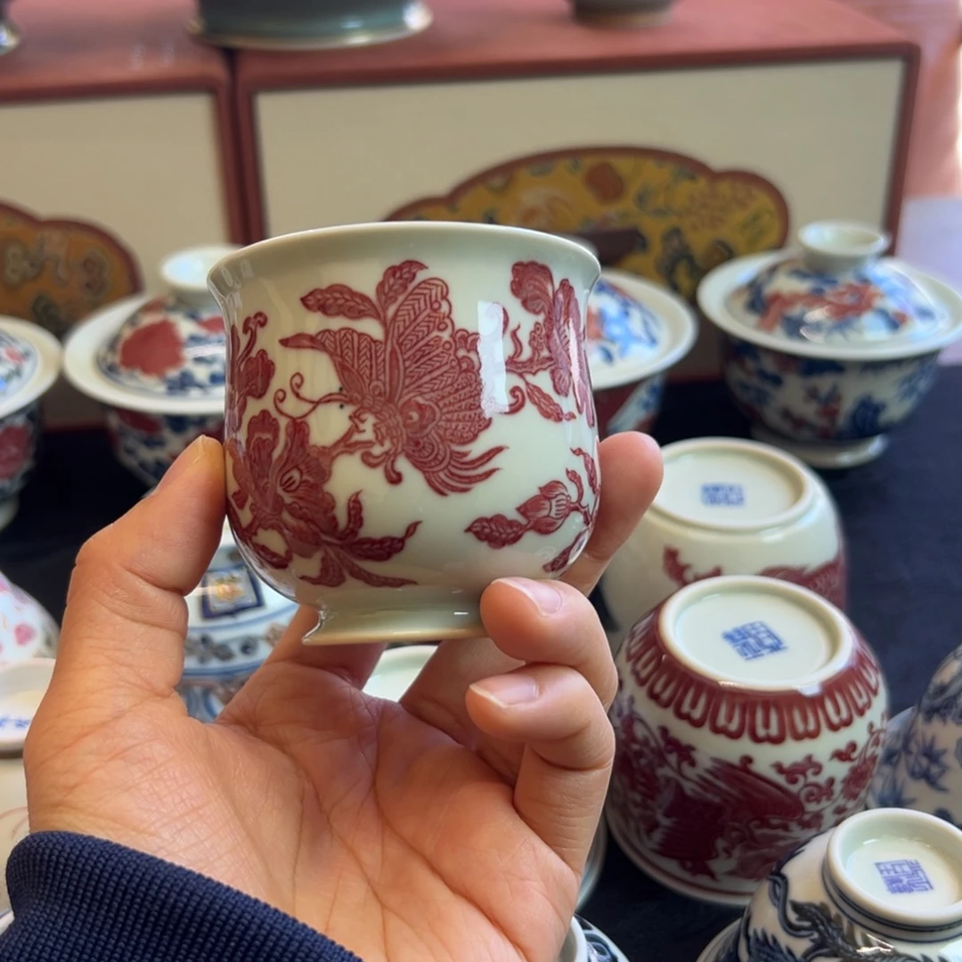 正绎堂釉里红蝶恋花