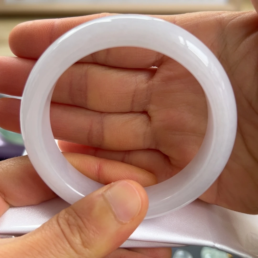 翡翠手镯未镶嵌手镯