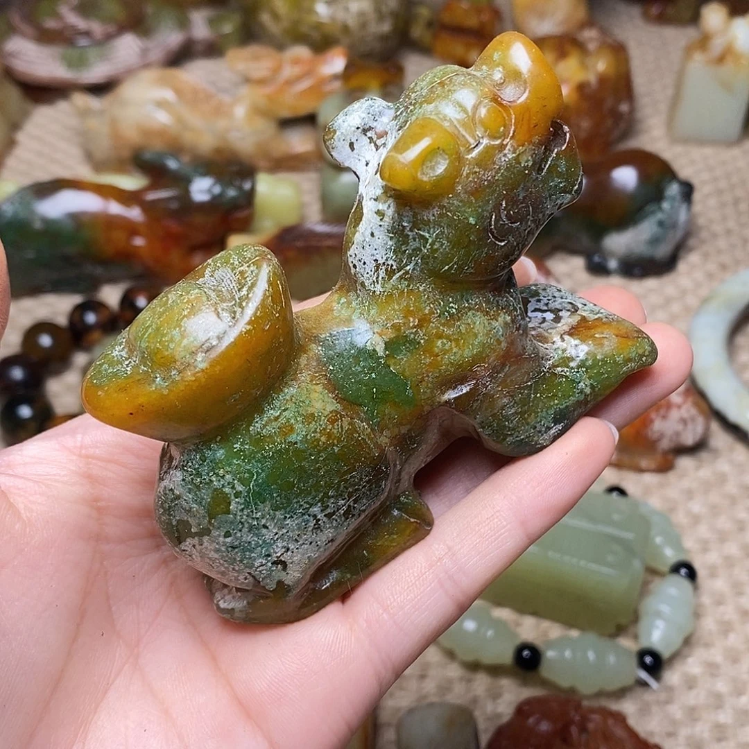 蛇纹石玉未镶嵌颈饰