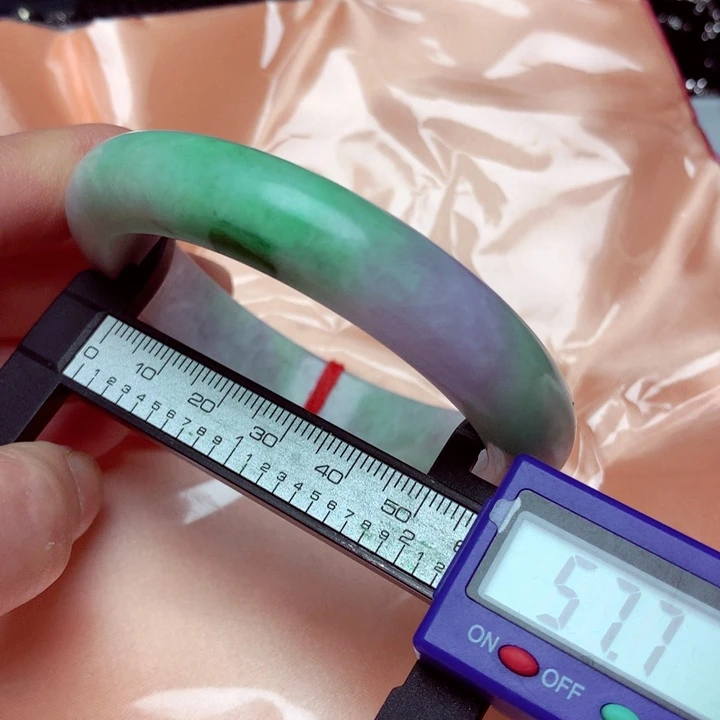 翡翠手镯未镶嵌手镯