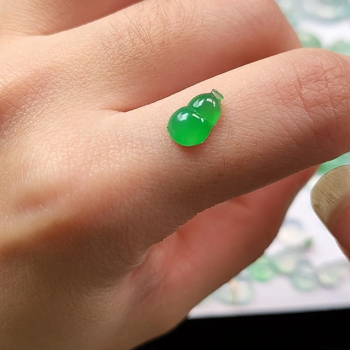 翡翠吊坠(不含链)未镶嵌葫芦