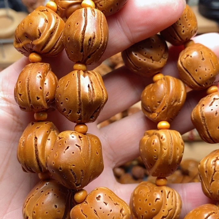 亚**姐桃核雕刻星星爱心